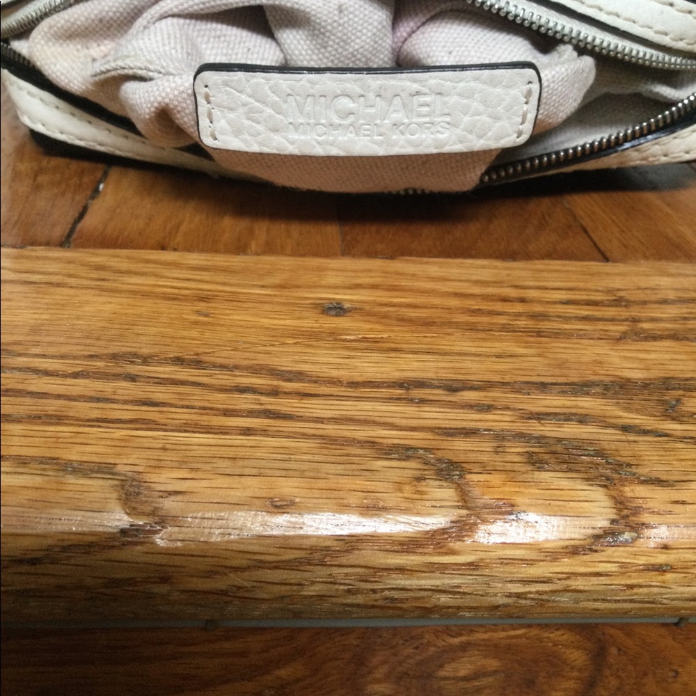 Black Michael Kors pouch - Picture 8 of 12